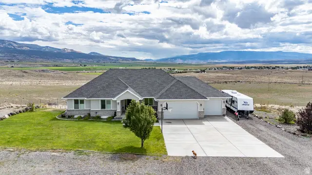 351 W Skyline Dr, Loa, UT 84747 - #1