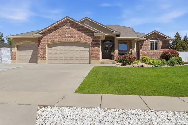 1031 S 1525 W, Syracuse, UT 84075 - #1
