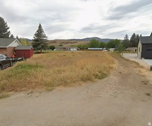 411 N Sunrise Dr, Garden City, UT 84028
