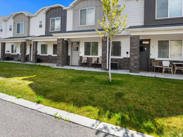 130 W Seasons Ln, Garden City, UT 84028 - #2