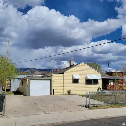 207 N Rawlins St, East Carbon, UT 84520 - #2