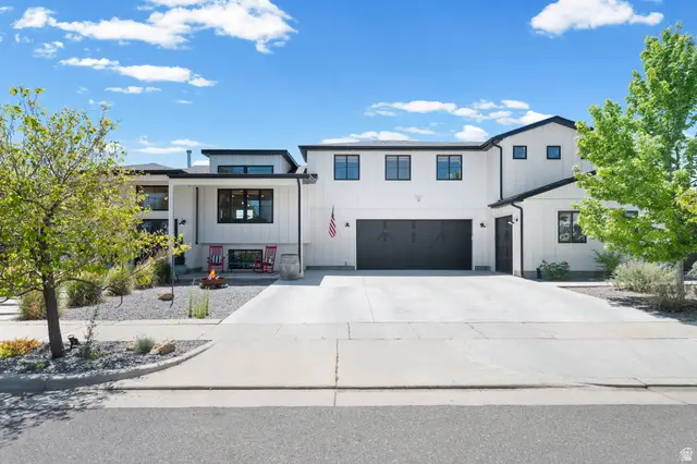 1040 E Larkspur Dr, Sandy, UT 84094 - #3