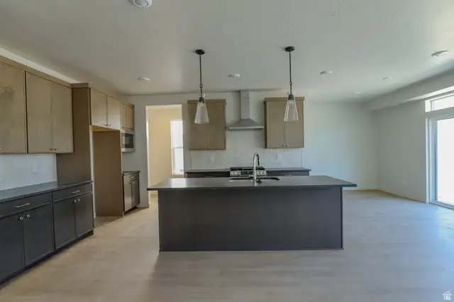 1073 W 880 Ln S #30, Woods Cross, UT 84087 - #2