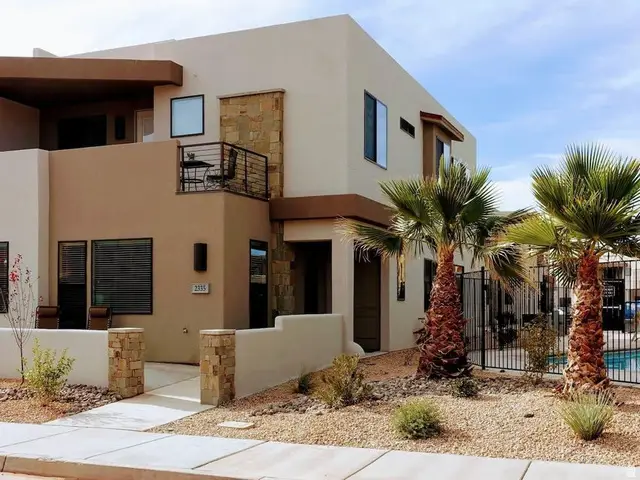 2335 N Canyon Dr, Washington, UT 84780 - #1