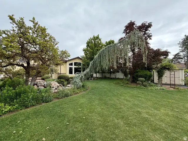 2205 E Sunset Dr, Layton, UT 84040 - #2
