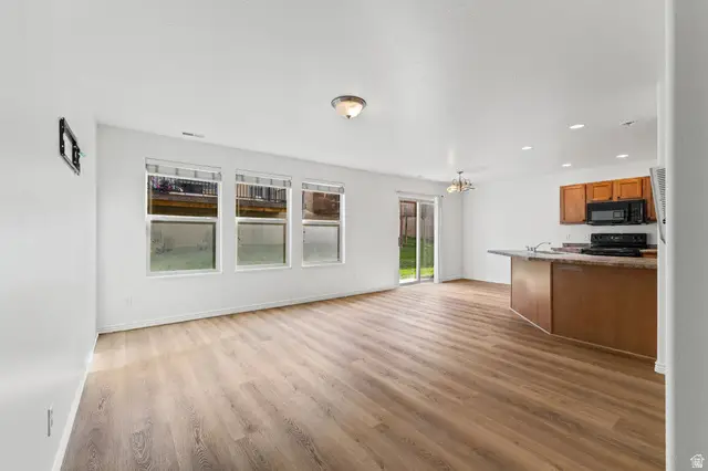 1282 N Lily Pad Dr, Spanish Fork, UT 84660 - #3