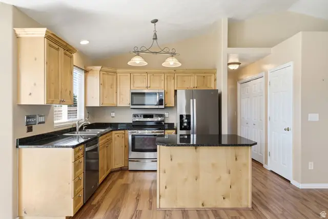 2161 W Craig Ln, Syracuse, UT 84075 - #3
