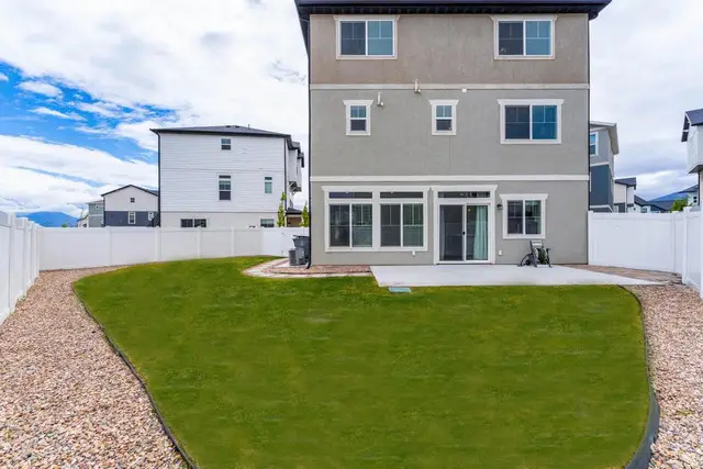 104 E Polaris Dr, Saratoga Springs, UT 84045 - #2