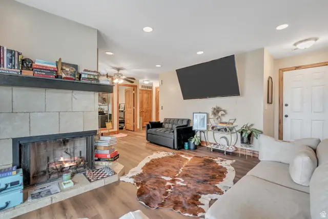 9194 S Jefferson Pl #2C, Sandy, UT 84070 - #3