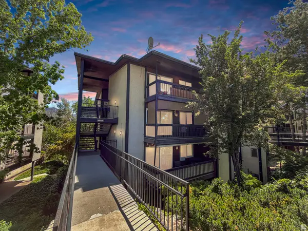 4953 S Eastridge Ln #143, Salt Lake City, UT 84117