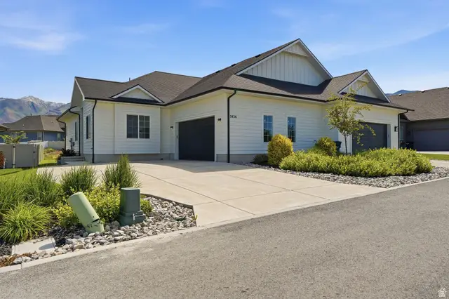 5836 N Glenpoint Dr, Stansbury Park, UT 84074 - #3