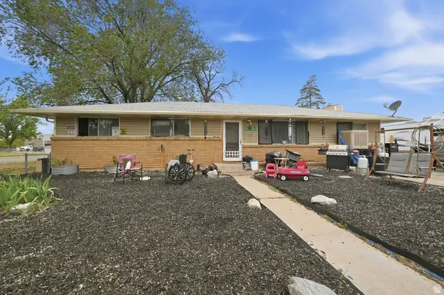 1087 N 125 W, Sunset, UT 84015 - #1