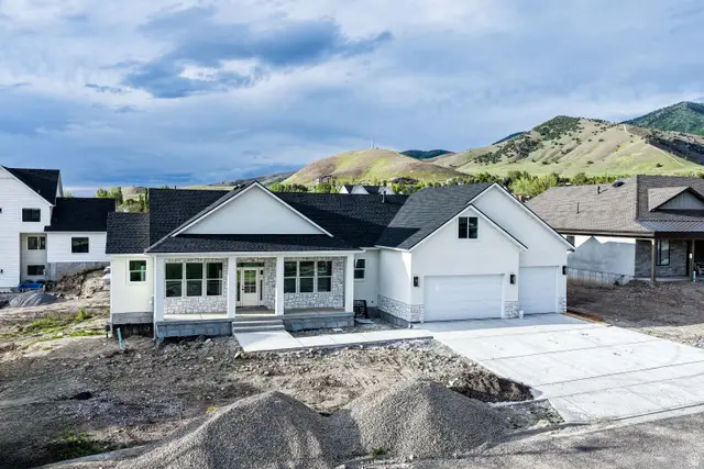 859 E 130 N, Hyde Park, UT 84318 - #1
