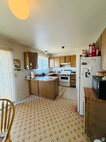 5883 S Blue Iron Way, Kearns, UT 84118