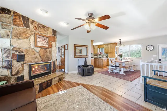 10185 S Chattel Cir W, South Jordan, UT 84095 - #2