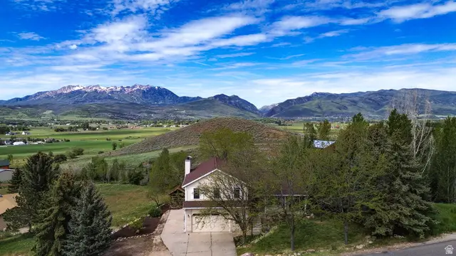 8975 E Pineview Dr, Huntsville, UT 84317 - #1