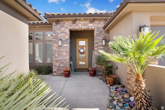 2982 E Carmine Dr, Saint George, UT 84790 - #3