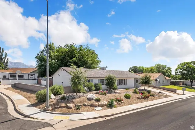 3138 Crestview Dr, Santa Clara, UT 84765 - #1