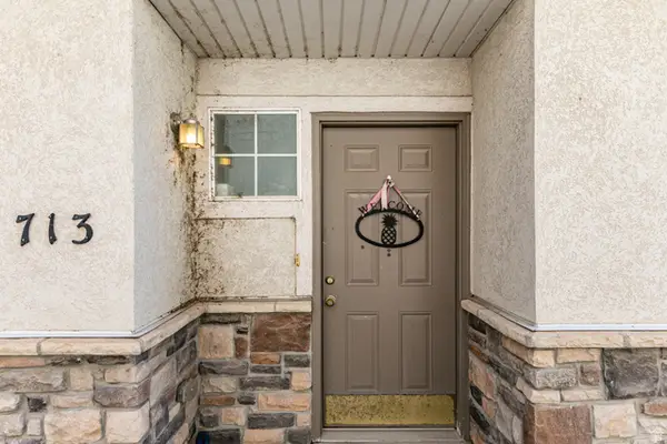 713 W Buckingham Dr, North Salt Lake, UT 84054