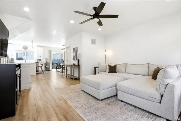10 W Beebe Ln S, Murray, UT 84107
