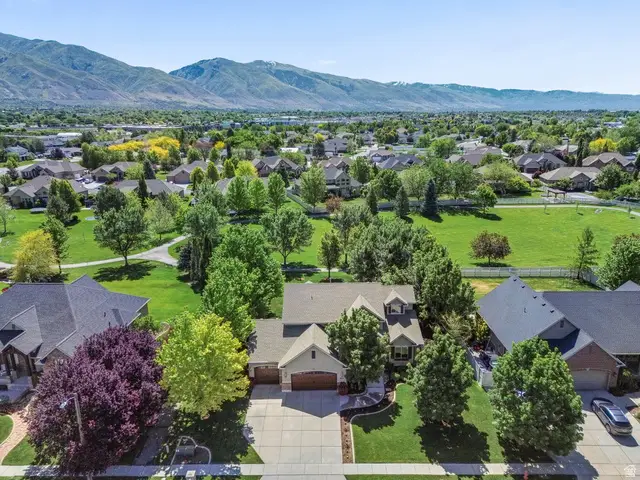 1001 Mill Shadow Dr, Kaysville, UT 84037 - #2