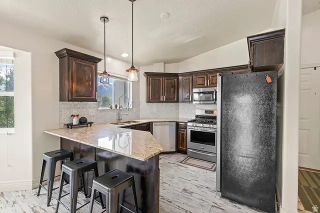 8248 S Resaca Dr #J10, Sandy, UT 84070 - #3