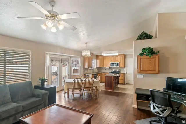 882 N 200 W, American Fork, UT 84003 - #3