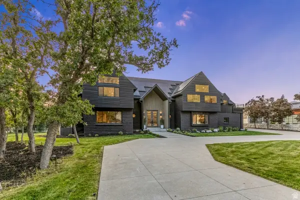 4 E Pepperwood Dr Dr S, Sandy, UT 84092