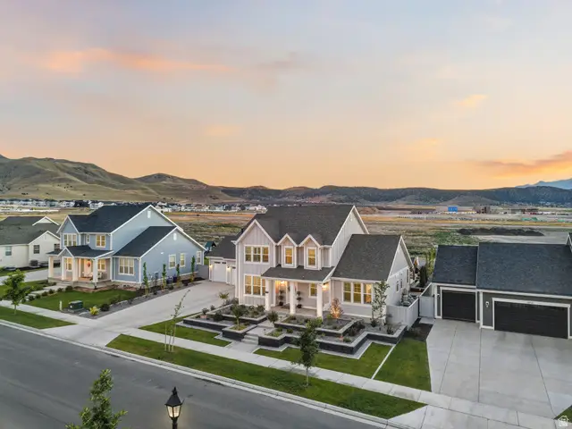 1023 S Candlelight Dr, Saratoga Springs, UT 84045 - #3