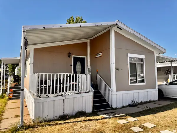 14 Lakeview Dr, Layton, UT 84041