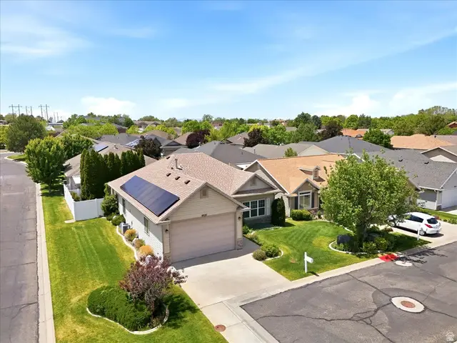 4621 S Wedgewood Dr W, Roy, UT 84067 - #3
