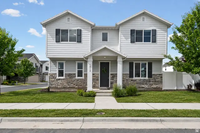 1812 W Parkview Dr S, Syracuse, UT 84075 - #1