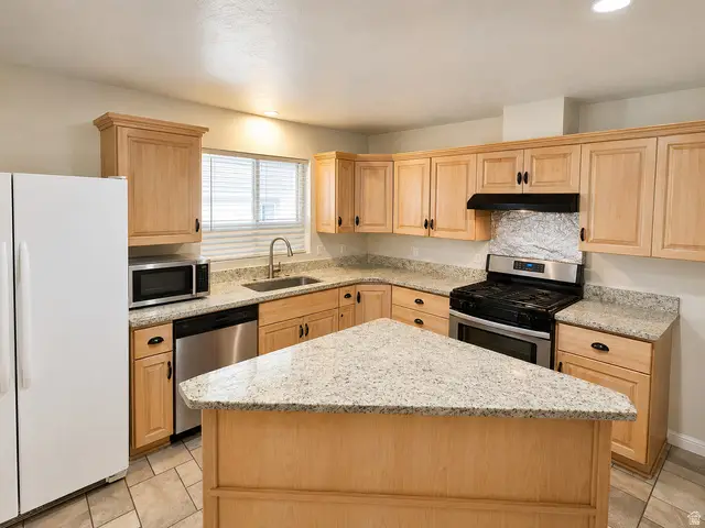 390 N 300 E, Santaquin, UT 84655 - #3