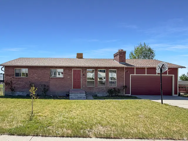 950 N Valley Dr, Castle Dale, UT 84513 - #1