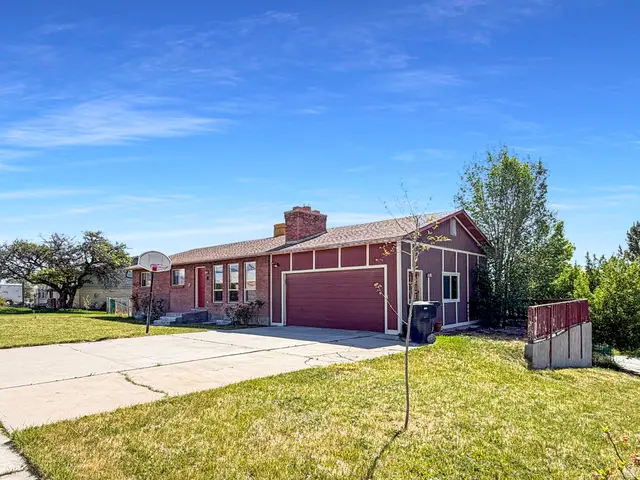 950 N Valley Dr, Castle Dale, UT 84513 - #2