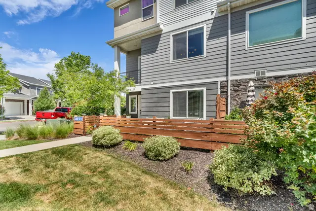 3693 W Sunrise Sky Ln, South Jordan, UT 84009 - #3
