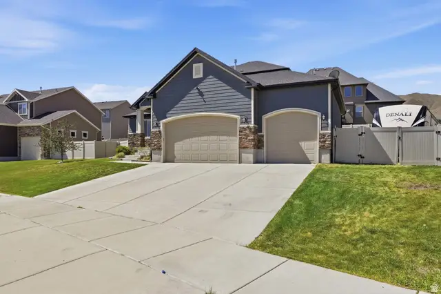 223 W Wildwood Dr, Saratoga Springs, UT 84045 - #3