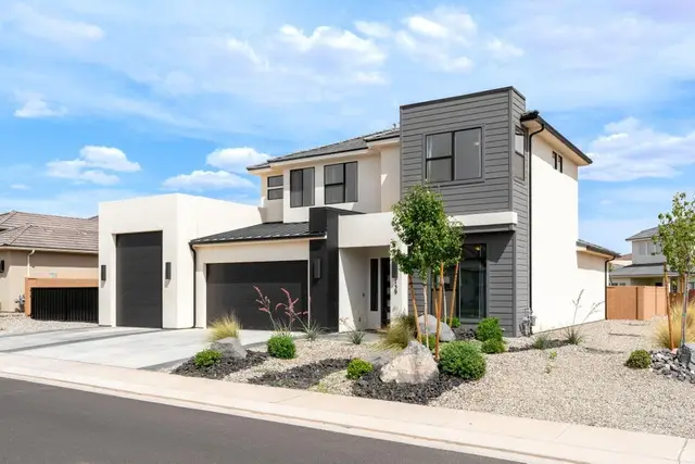 739 S Middle Dr, Washington, UT 84780 - #2
