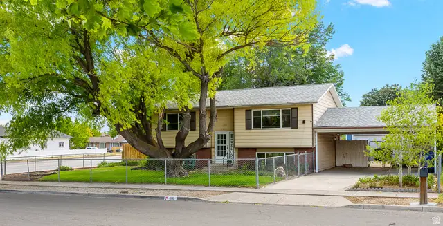 6190 S Country Dr, Taylorsville, UT 84129 - #3