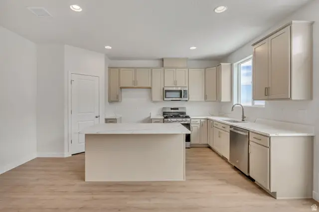 6811 S Survey Peak Ln #320, West Jordan, UT 84081 - #3