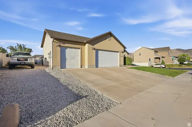 1101 E Searle Ln N, Eagle Mountain, UT 84005 - #2