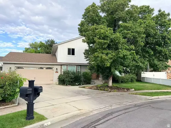 1725 E Faunsdale Cir S, Sandy, UT 84092