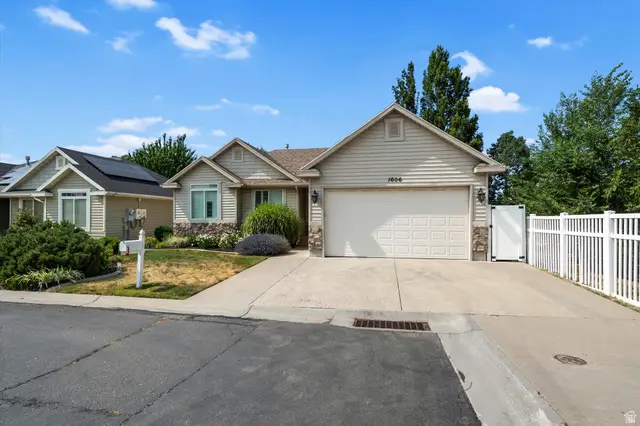 1606 W Seneca Dr N, Roy, UT 84067 - #3