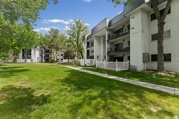 588 E Vine St S #2A, Murray, UT 84107
