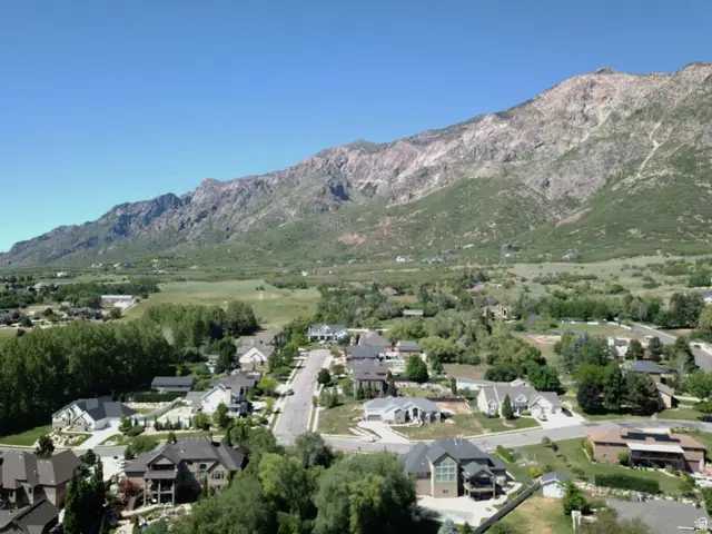 395 W 4400 N #16, Pleasant View, UT 84414 - #1
