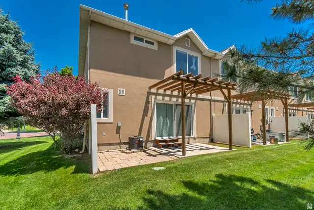 677 W Villa Dr S, Sandy, UT 84070 - #2