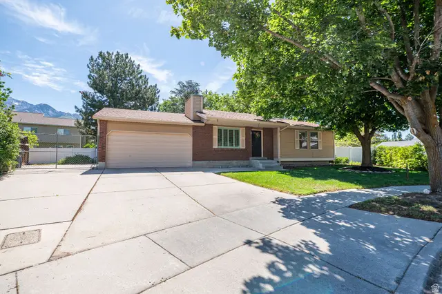 2090 E Greenwich Cir S, Sandy, UT 84093 - #1