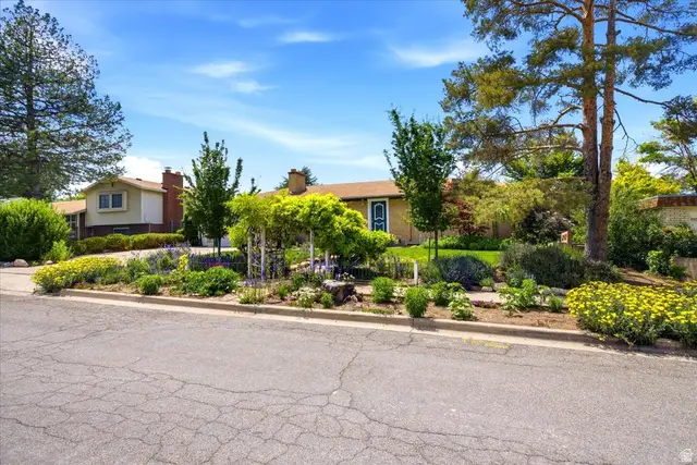 3576 S Chippewa Rd, West Valley City, UT 84120 - #3