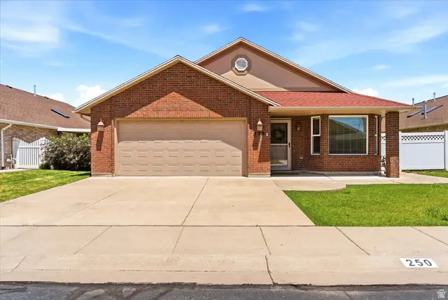 250 Bryce Dr, Kaysville, UT 84037 - #2