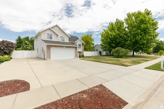2402 W 2375 N, Clinton, UT 84015 - #2